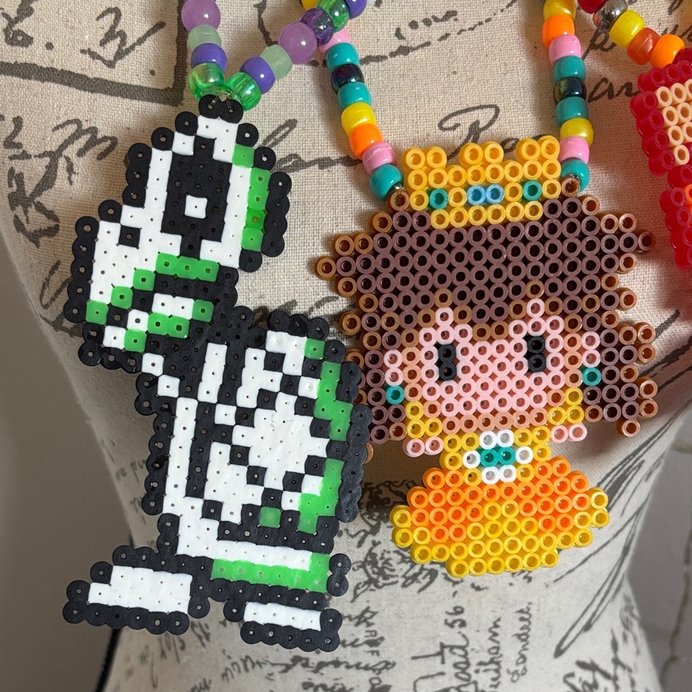 Nintendo Glow‑in‑the‑Dark Beaded Rave Necklace Set — 3‑Piece Multi‑Color Gaming - Picture 2 of 3